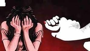 চাকরির প্রলোভন দেখিয়ে গৃহবধূকে ধর্ষণ